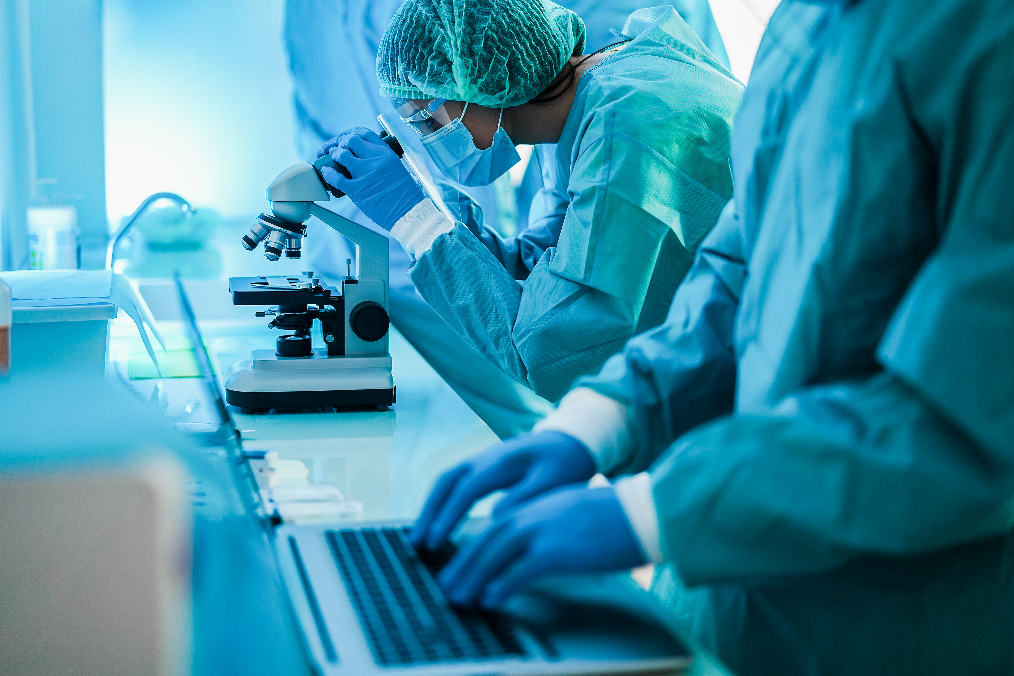 medical-scientist-in-hazmat-suit-emergency-preparedness